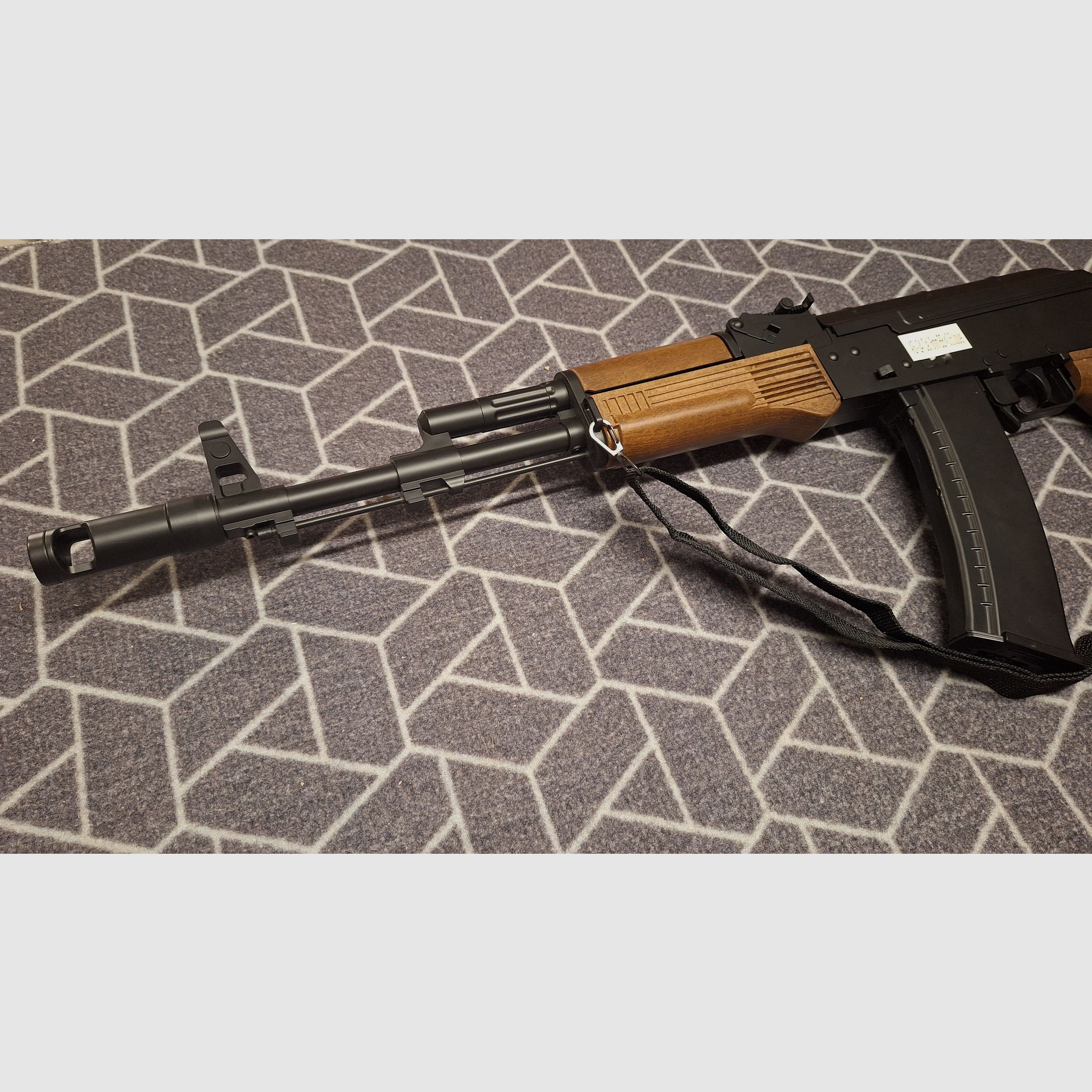 AK47 AK74 Kalashnikov Softair AEG mit Klappschaft-Neuwertig