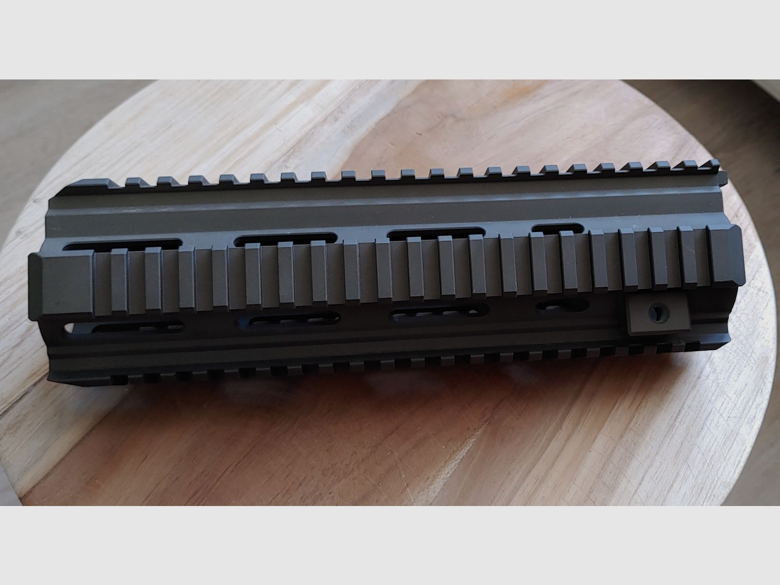 HK MR 223 Handschutz 9 Zoll oliv