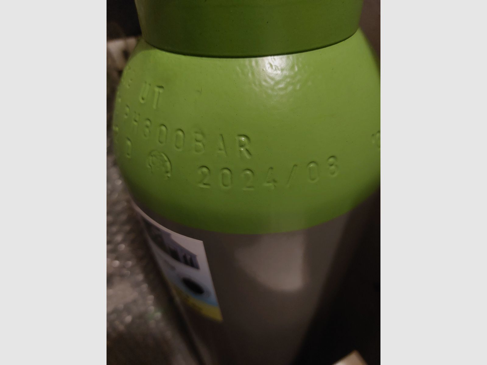 Compressed air bottle for filling air rifle cartridges 10L