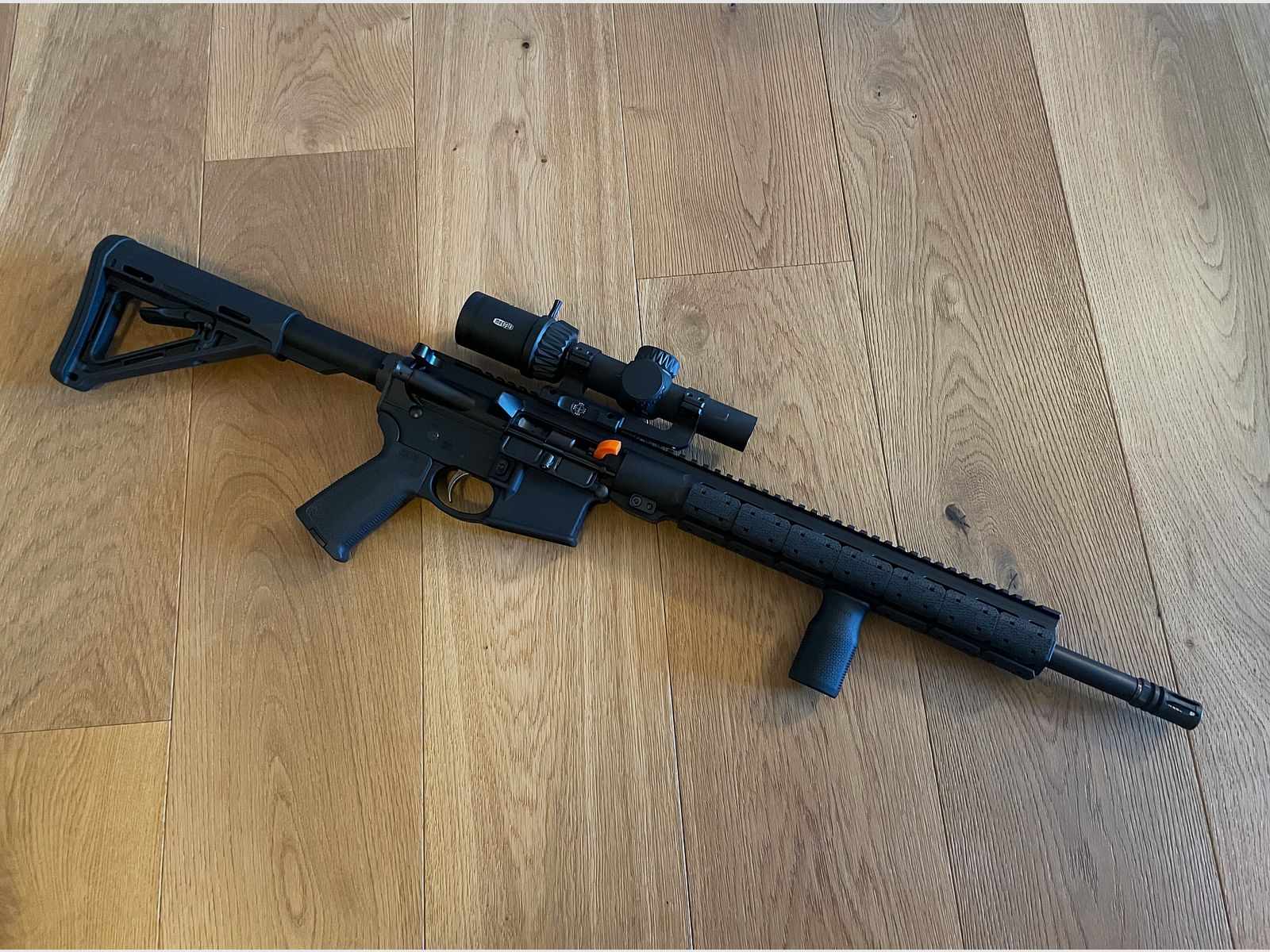 Savage Arms MSR 15 Recon 2.0 AR15 inkl. Zubehör .223 REM