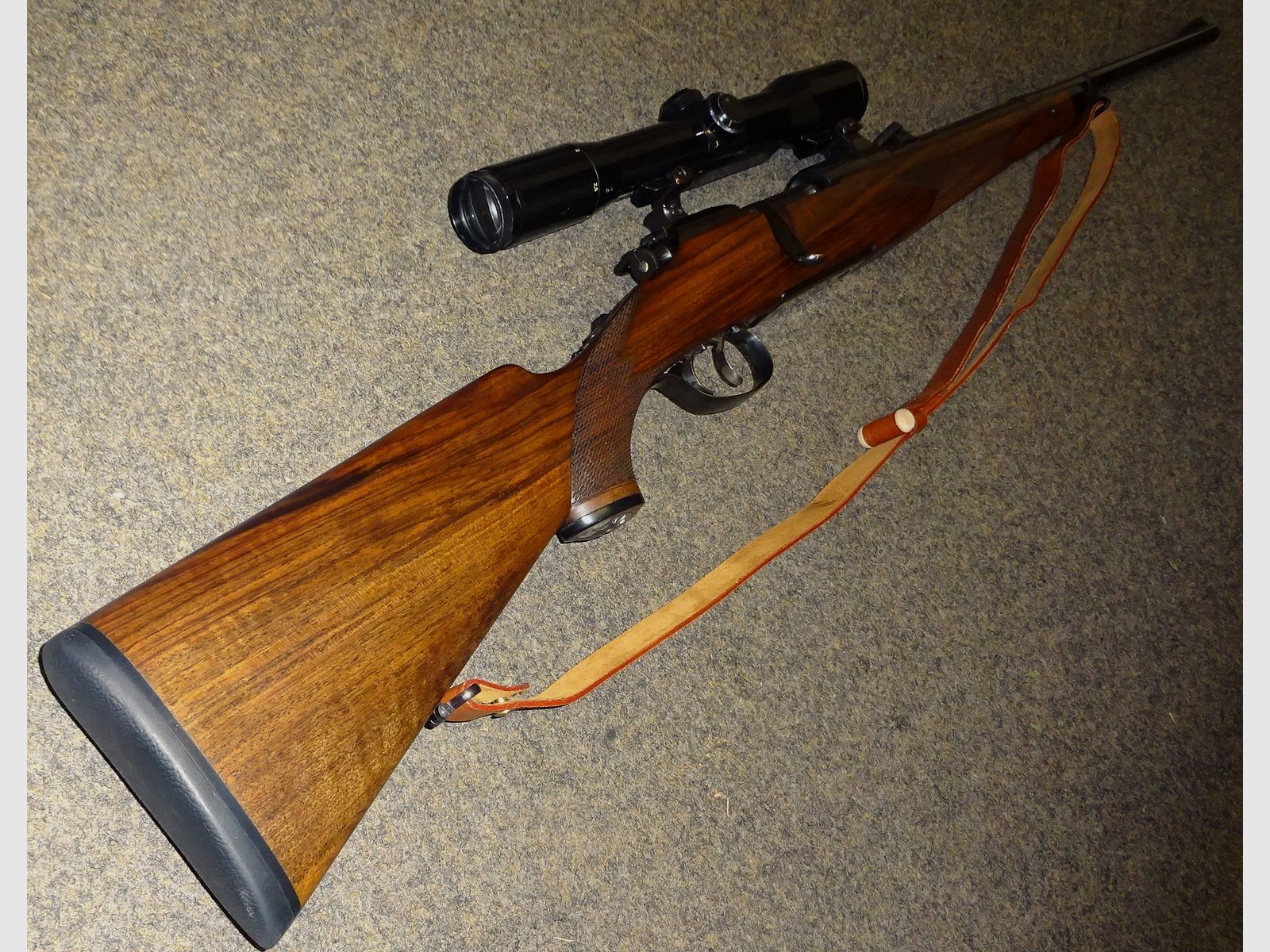 Rép.Brosse STEYR(MANNLICH-SCHÖNAUER) "GK" en 7x57 avec ZF ZEISS "Diavari-D" 2-6x avec une superbe crosse et sécurité coulissante