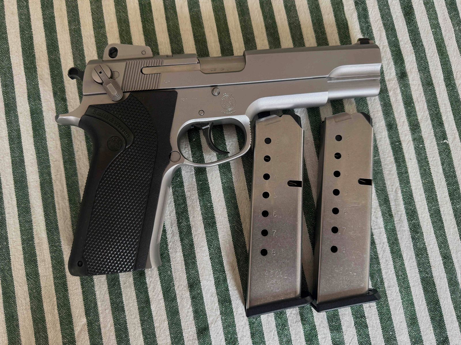 Smith & Wesson 4506-1 in .45 Auto