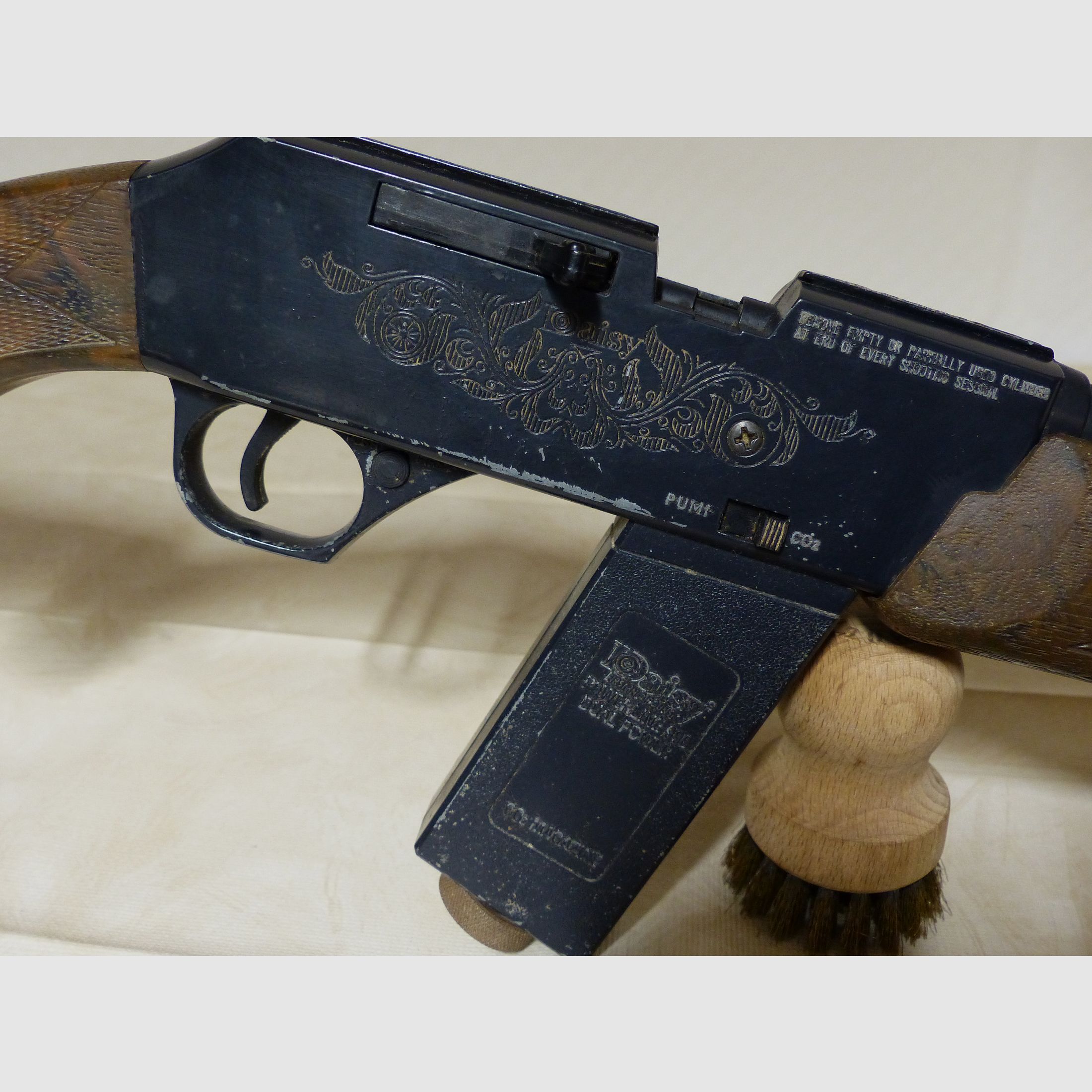 Carabina de aire comprimido Co2 de palanca inferior Daisy Power Line Mod. 990 Cal. 4,5 mm Diabolo y BB Dual Power USA vintage