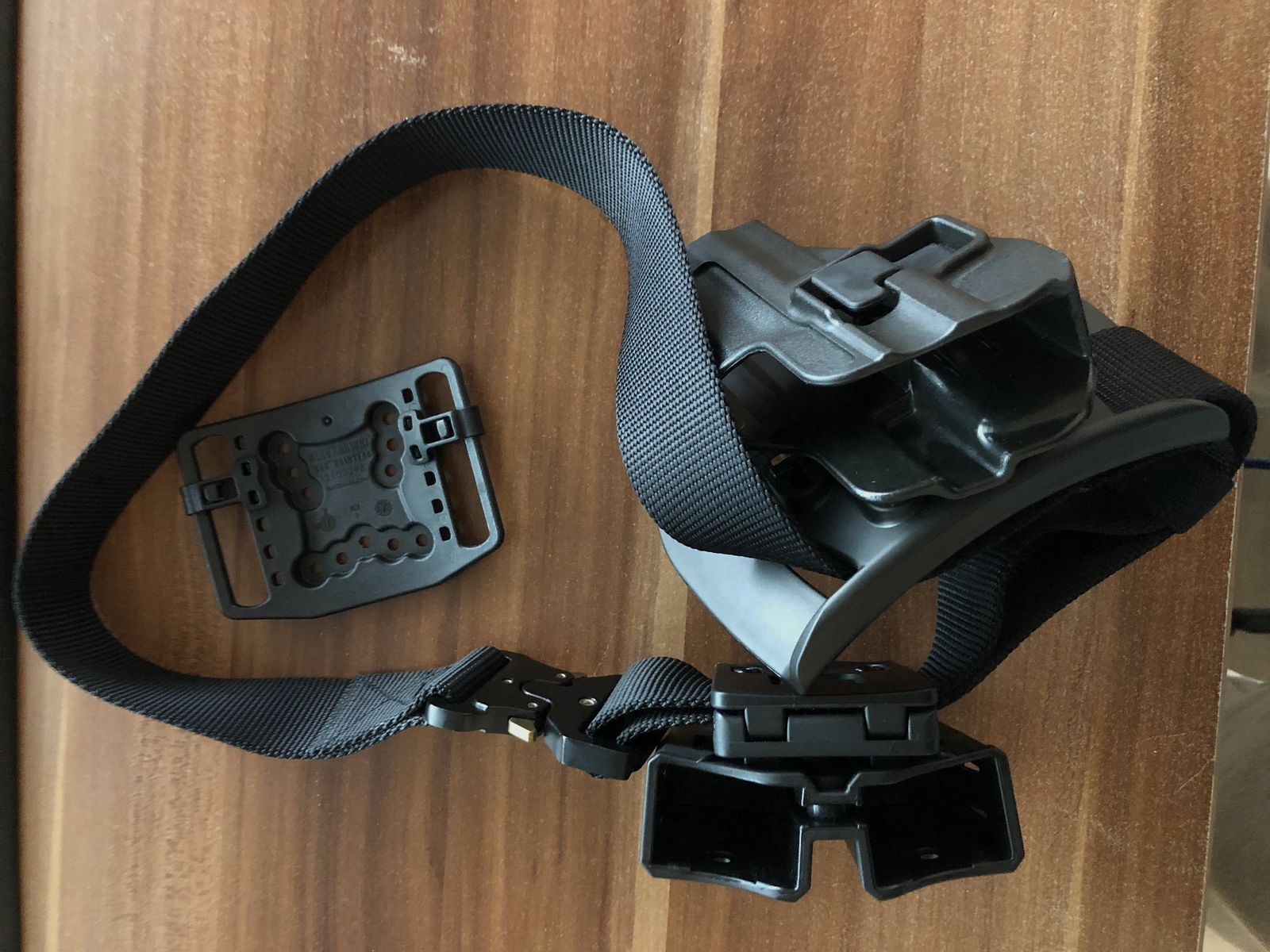 fondina tattica per cintura modello Black Hawk 2100298 con tasche per due caricatori in cintura