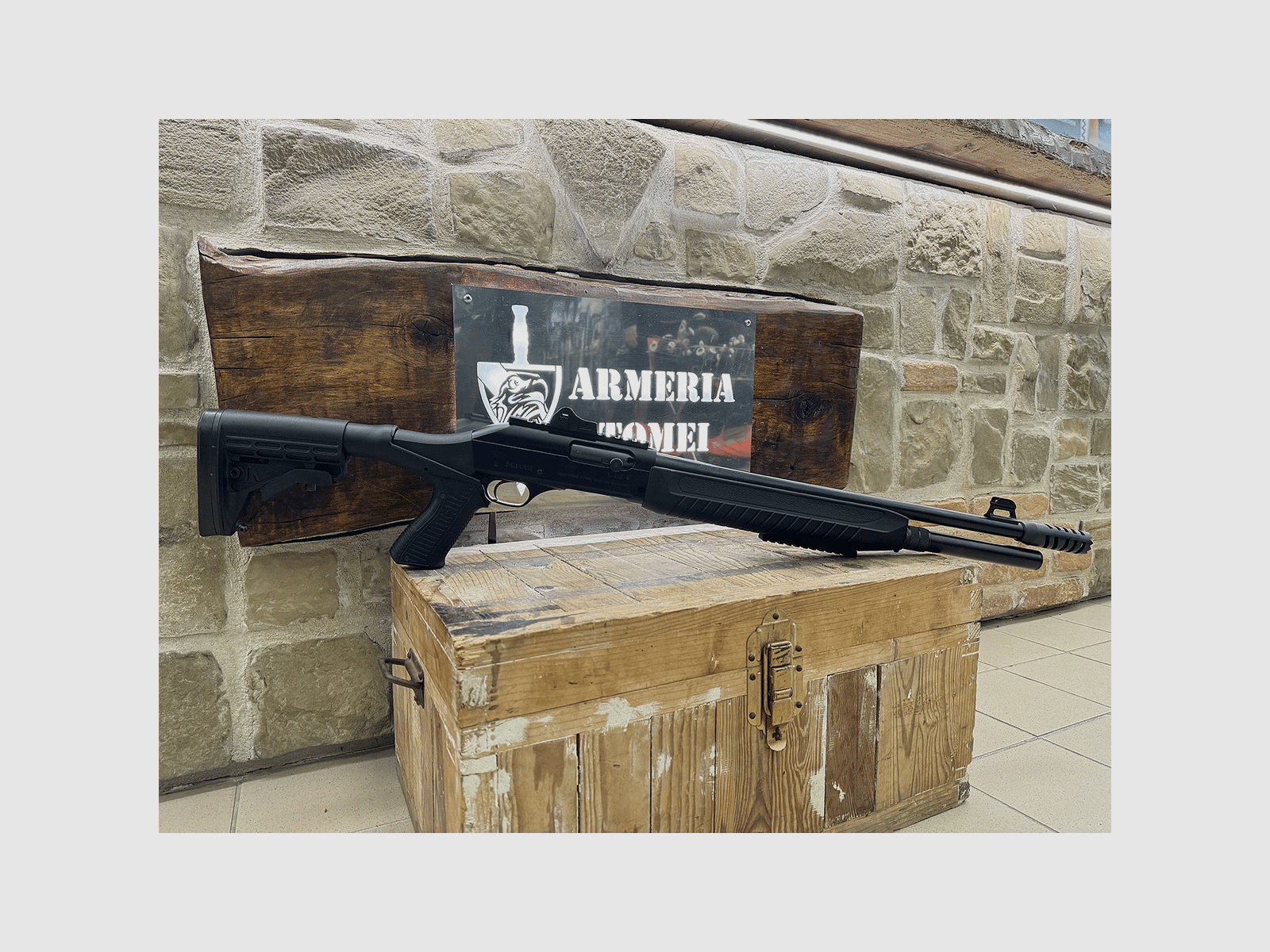 GEBRAUCHT – SEMIAUTOMATISCHES GEWEHR – FABARM MOD. S.A.T. 8 Kal. 12, Bild 1 von 7