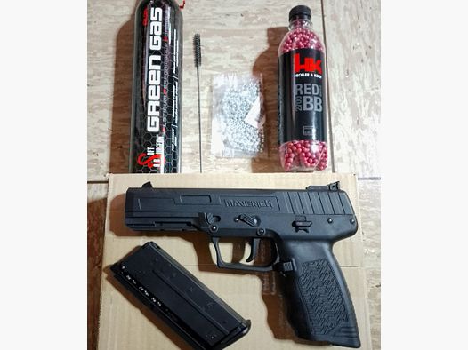 Pistola Kli Maverick GBB Gas Blow Back con accesorios Greengas + acero y BB's H&K de 0,20g en set como nueva