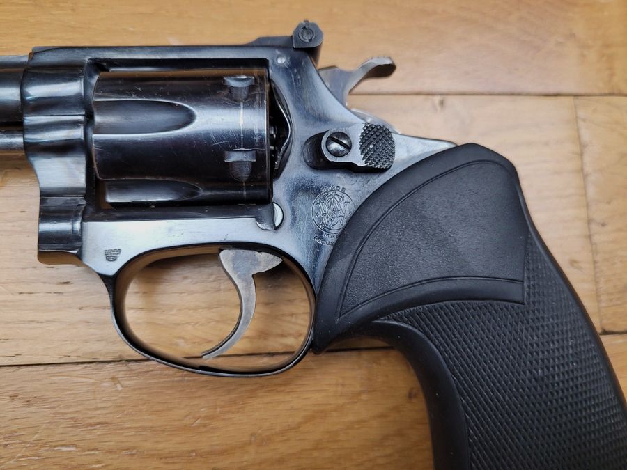 Schöner Revolver Smith & Wesson – Mod 34-1 – in .22 LR und 4 Zoll – Pachmayr-Griff – schöne Mechanik und schöner Lauf – TBE+ und perfekt für den Stand!, Bild 15 von 17