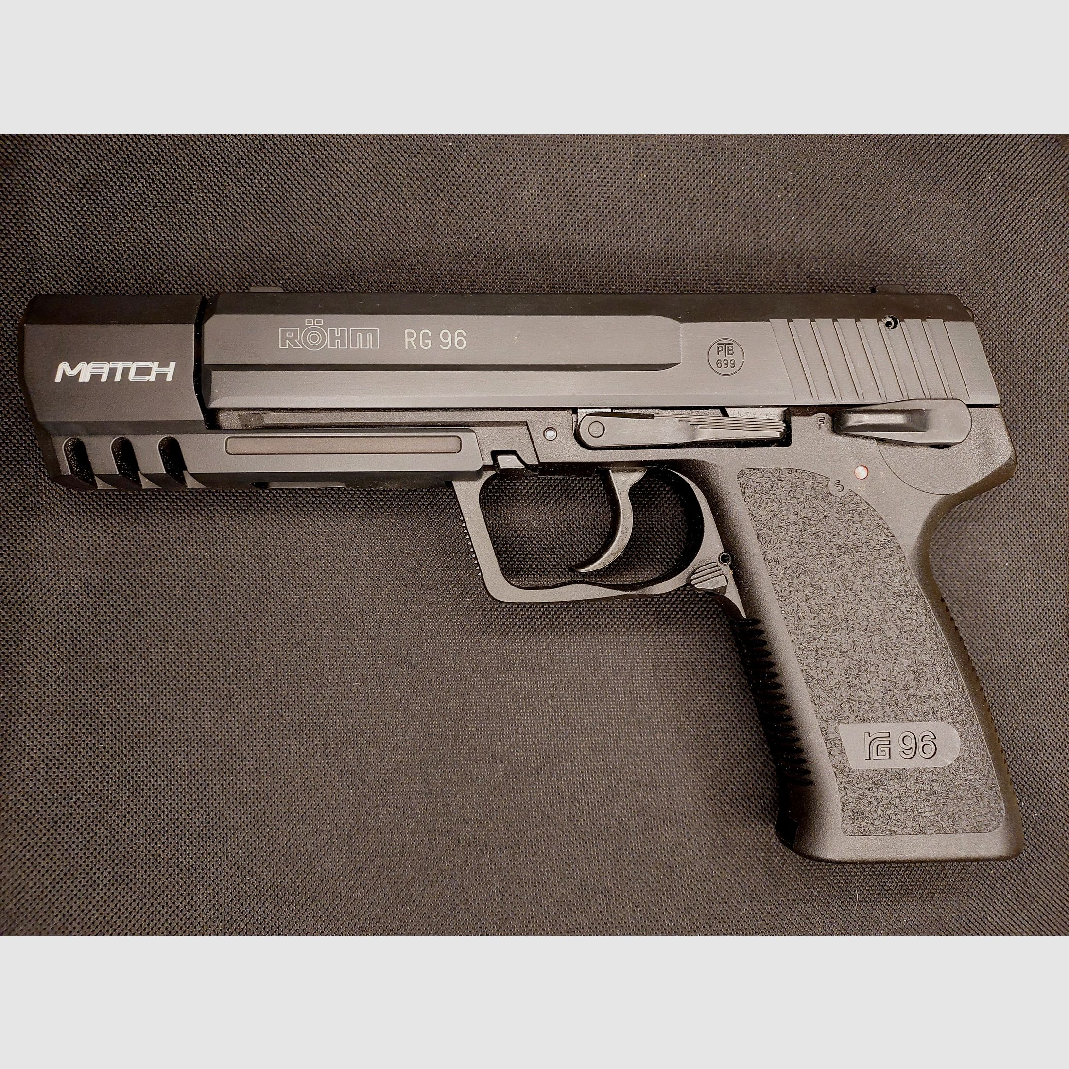Röhm RG96 Match blank firing pistol blued cal. 9 mm P.A.K blued (PTB 699) RG 96 set with match attachment and 2 magazines