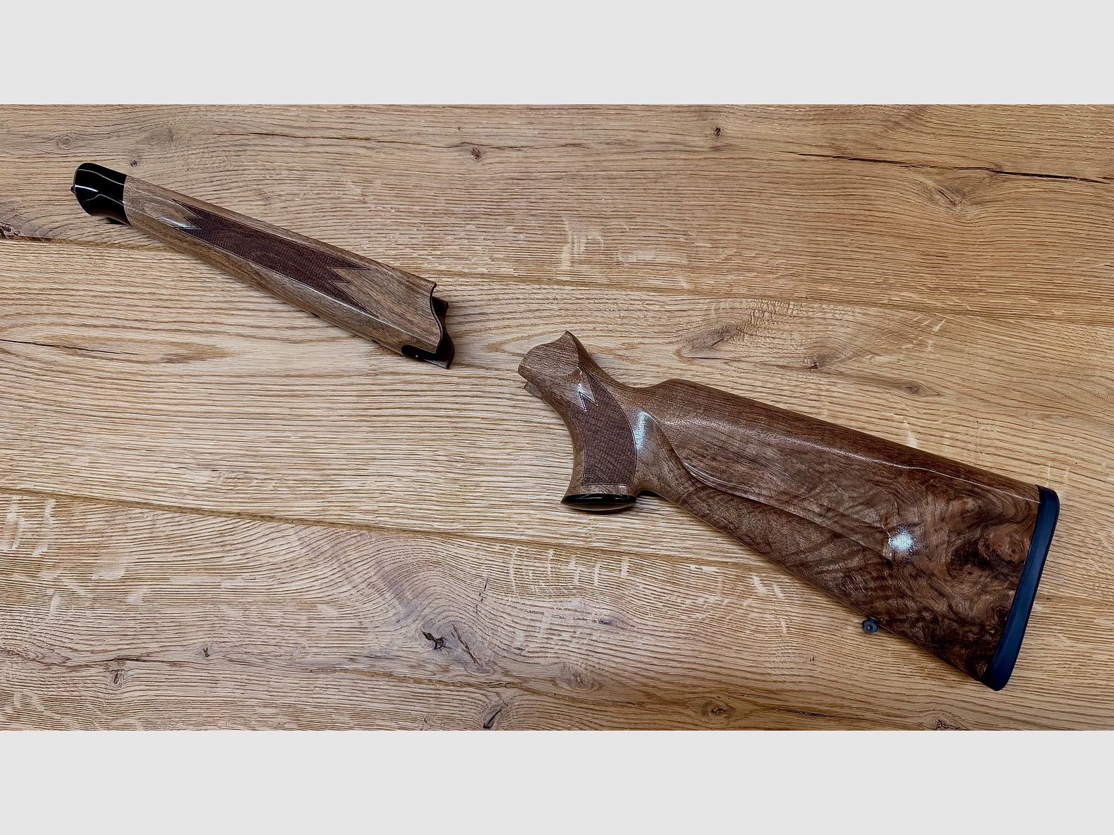 Blaser R8 crosse SANS système/boîtier // Classe de bois 3 // Avec œillets de sangle Blaser d'origine // NEUF