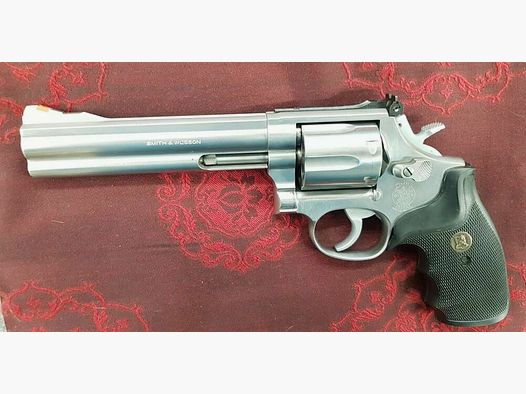 Smith & Wesson	 686