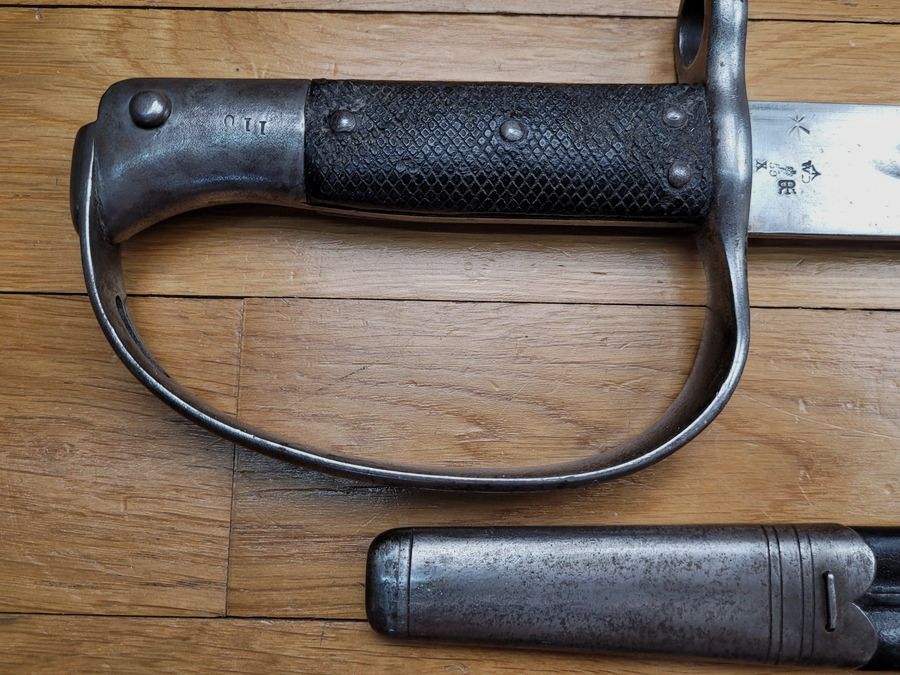 Indrukwekkende Britse artillerie bajonet model 1879 – Martini-Henri artillerie karabijn LC1 – Zaagblad – Enfield 1883 – zeer zeldzame schede van het 1e type – Uitstekende staat, afbeelding 10 van 17