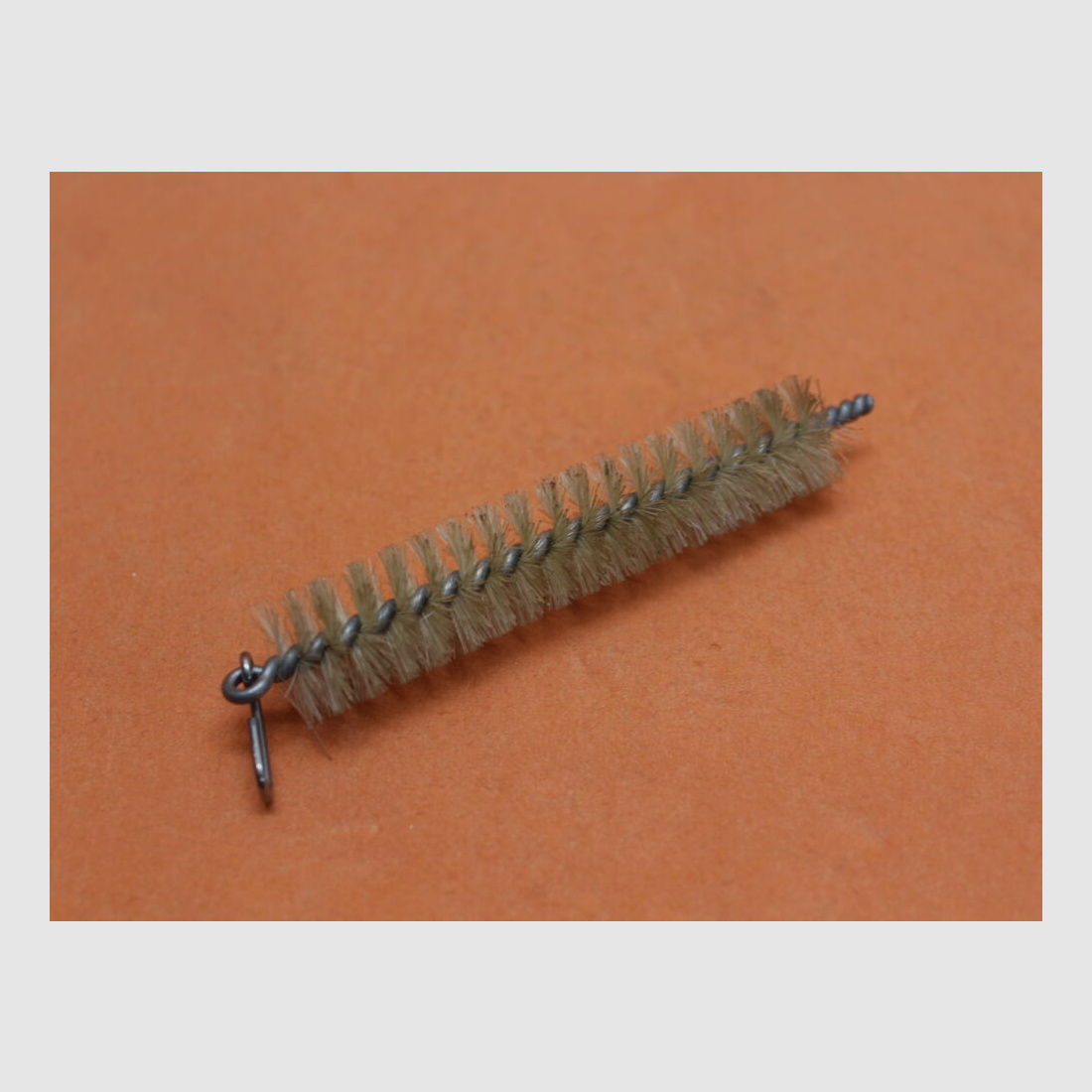 BUND SURPLUS Borstenbürste 7,62mm Bundeswehr mit Drahthaken für Putzkette/ -schnur