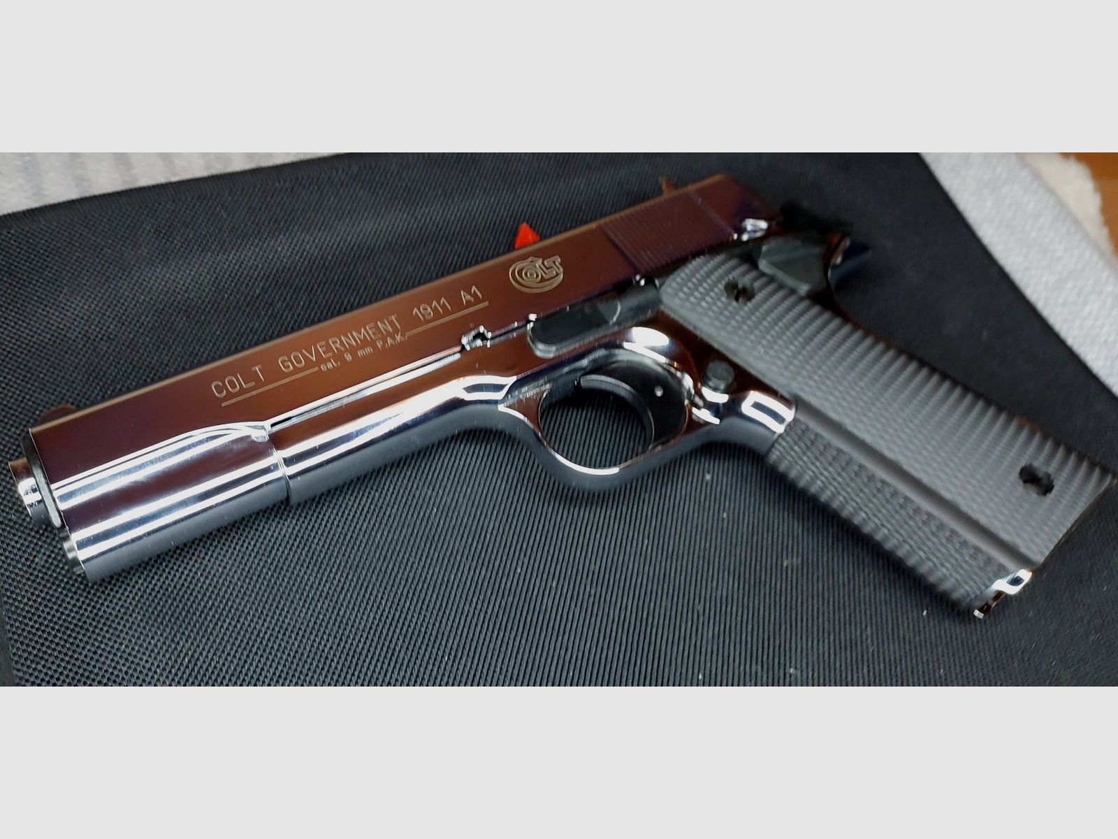 Colt Government 1911 A1 Schreckschuss Pistole 9mm P.A.K. poliertes Chrom (PTB 774)
