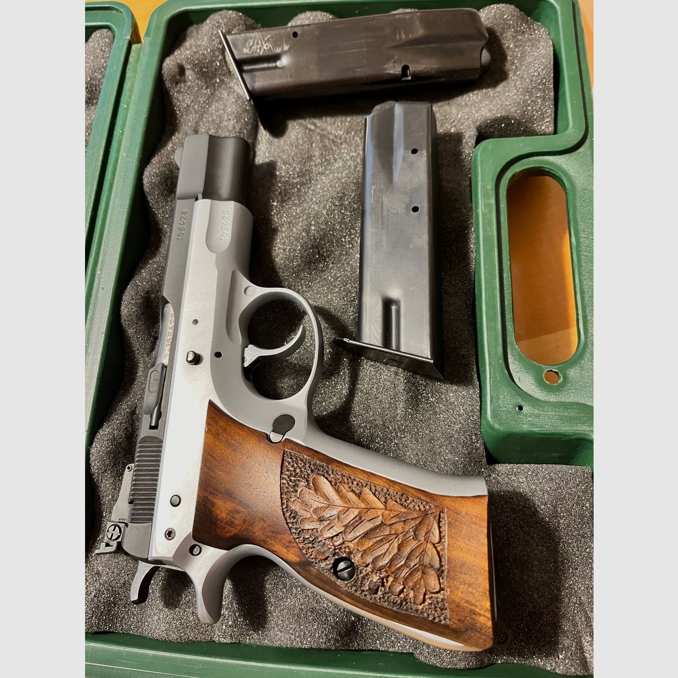 Brünner M75 Kaliber 9 x 19mm PARA halbautomatische  Selbstladepistole, Bild 2 von 4
