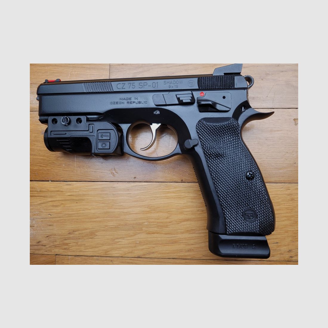 Schöner CZ 75 SP01 Shadow Pistol Taktische Lampe + Laser – 3 (!) Magazine – Zubehör – Neuwertig!, Bild 8 von 17