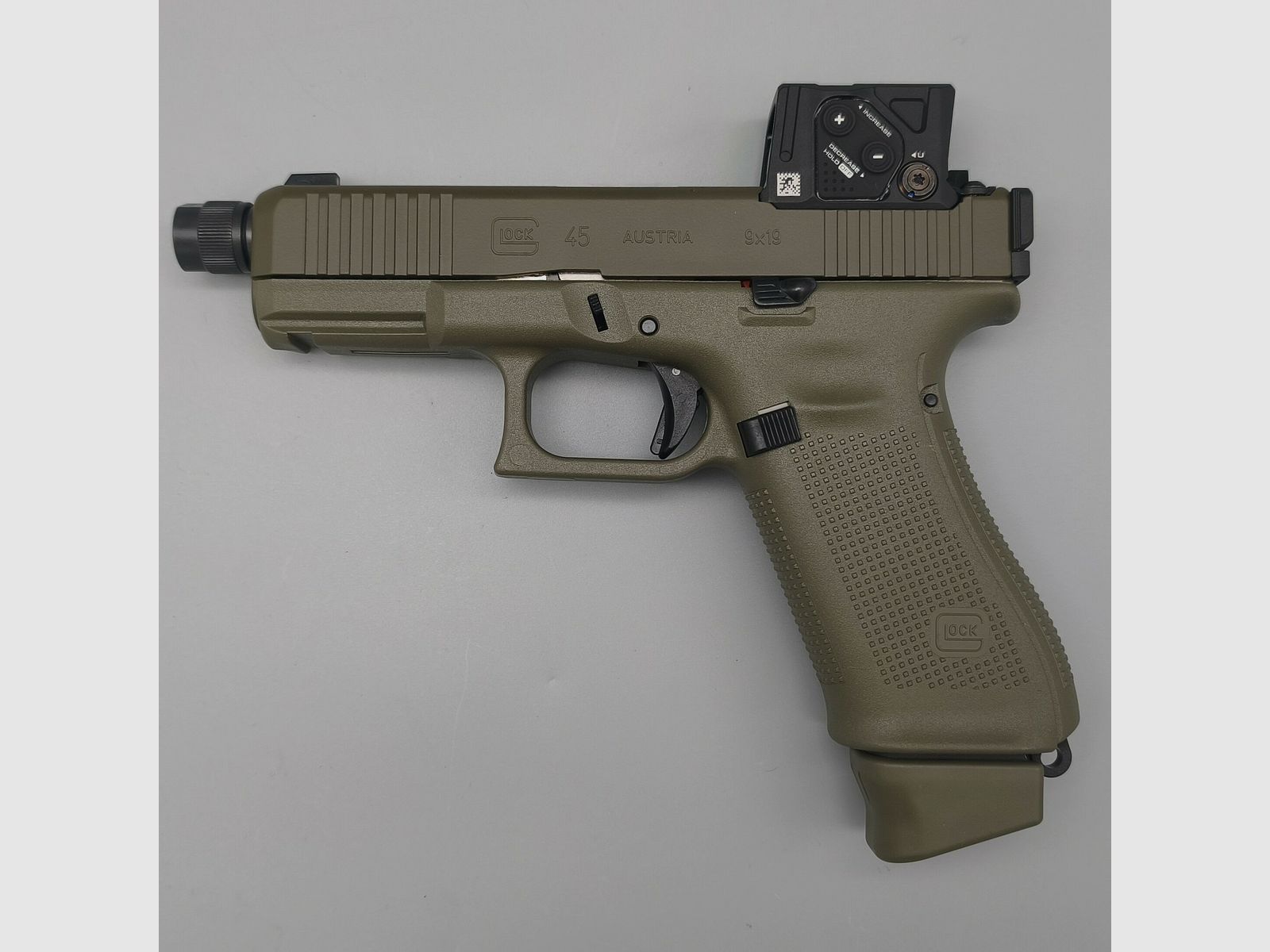 Glock45 Gen5 Hunter Edition avec filetage Aimpoint COA Olive 9mm Luger