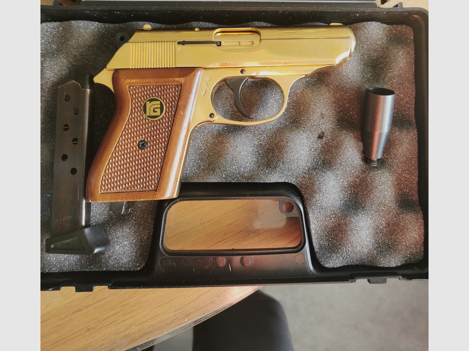 Röhm RG 100 Gold frei ab 18 Jahre