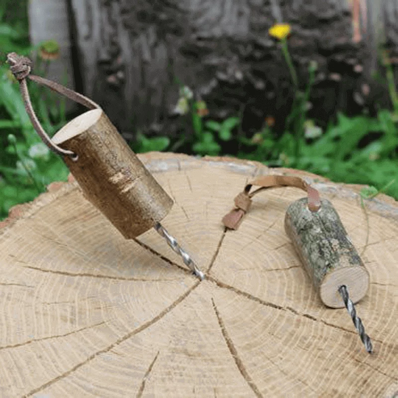 Perceuse à main en bois naturel, image 3 sur 3