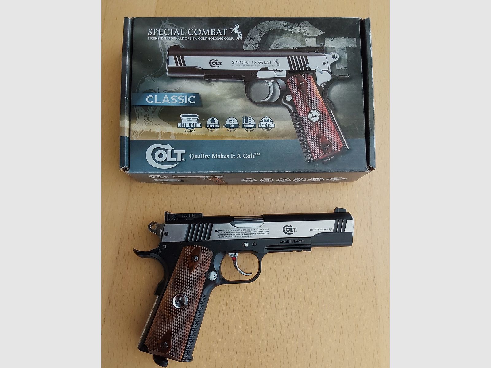 COLT SPECIAL COMBAT   Co2   4,5mm