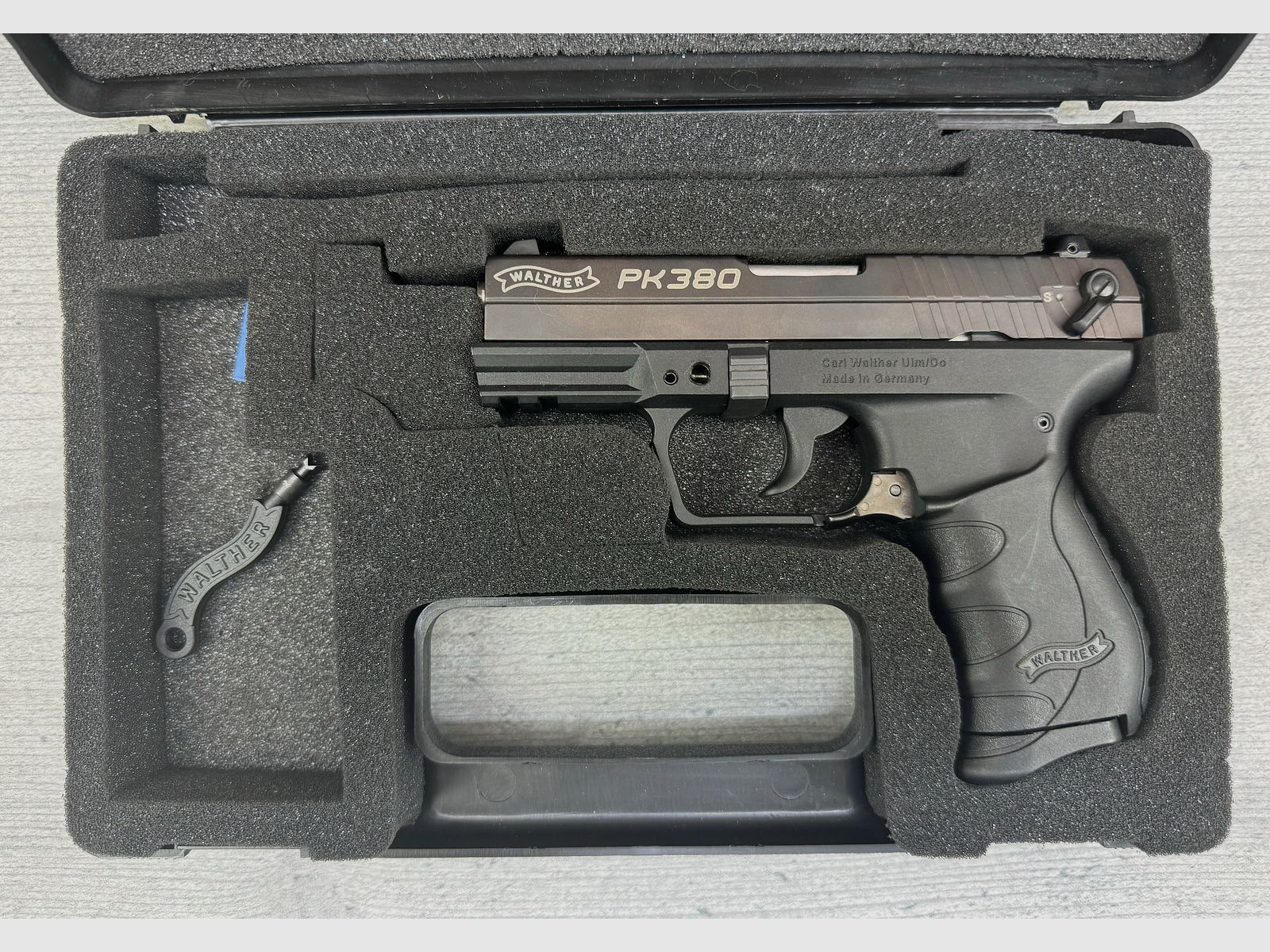 Vorführwaffe Carl WALTHER PK380 Cal. 380 / 9mm Browning in Schwarz