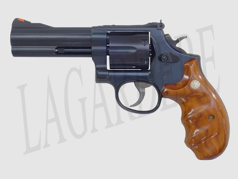 SMITH & WESSON 586-5 4" (REVOLVER)