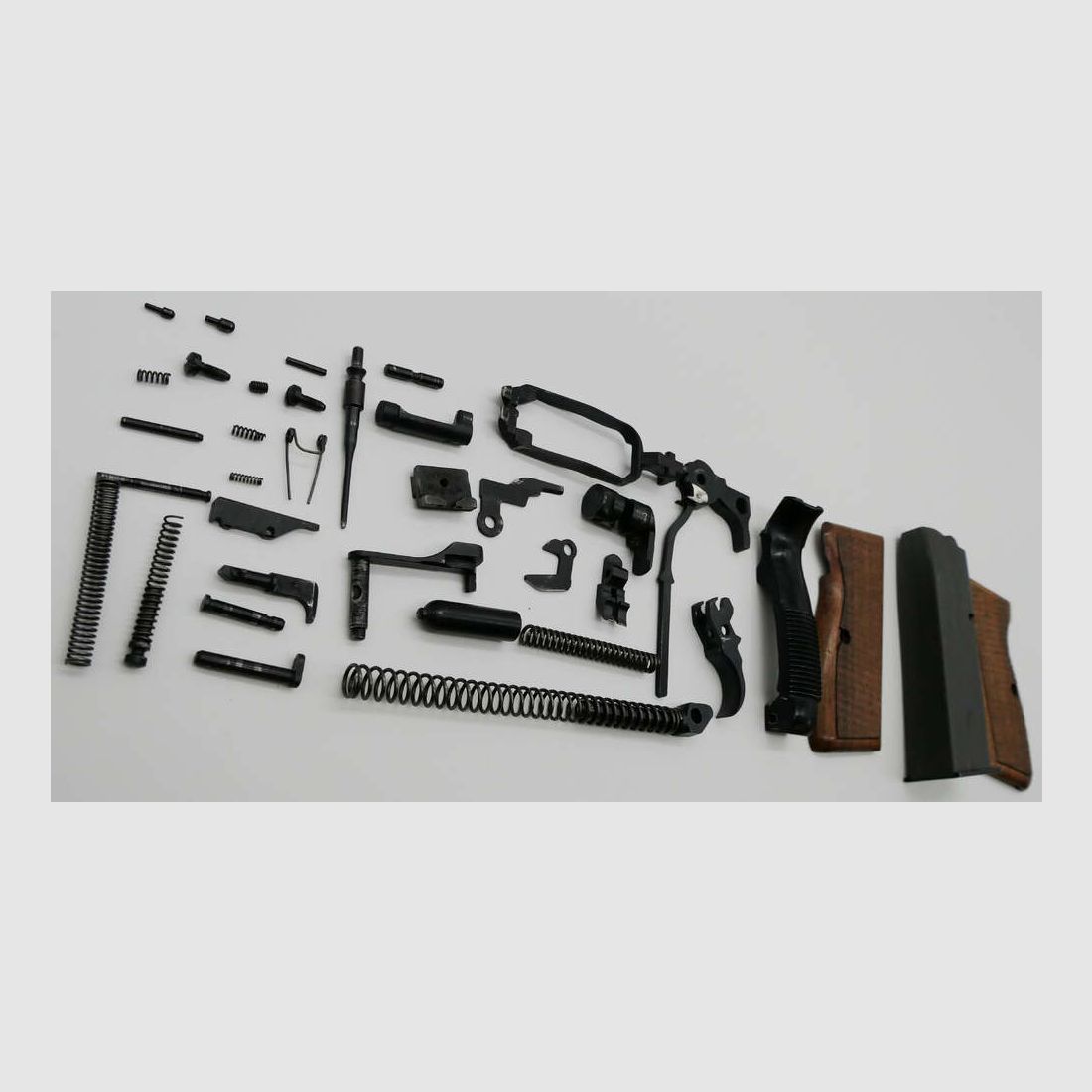 Free parts set/Parts Kit FEG P9