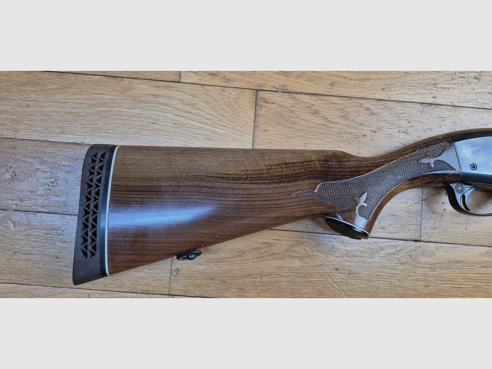 Very nice Remington pump-action shotgun – Mod 870 Wingmaster – Smooth barrel of 51 cm – caliber 12/70 – Capacity 4+1 (!) extendable – "Luxury" finishes – Reliable, simple, and legendary firearm – Excellent condition – TBE+/TBE++, image 3 of 45