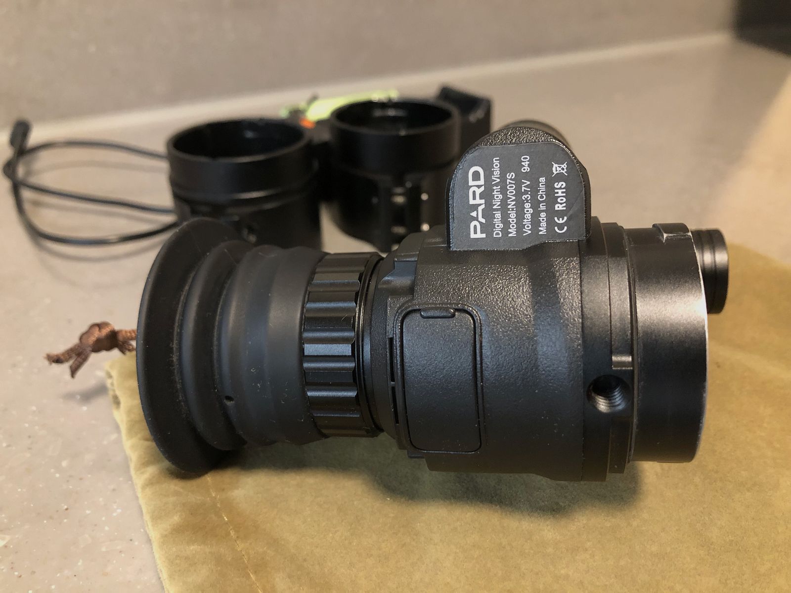 Pard urządzenie do nocnego widzenia NV007S 16mm w tym adaptery 45 i 48 mm + 2 akumulatory