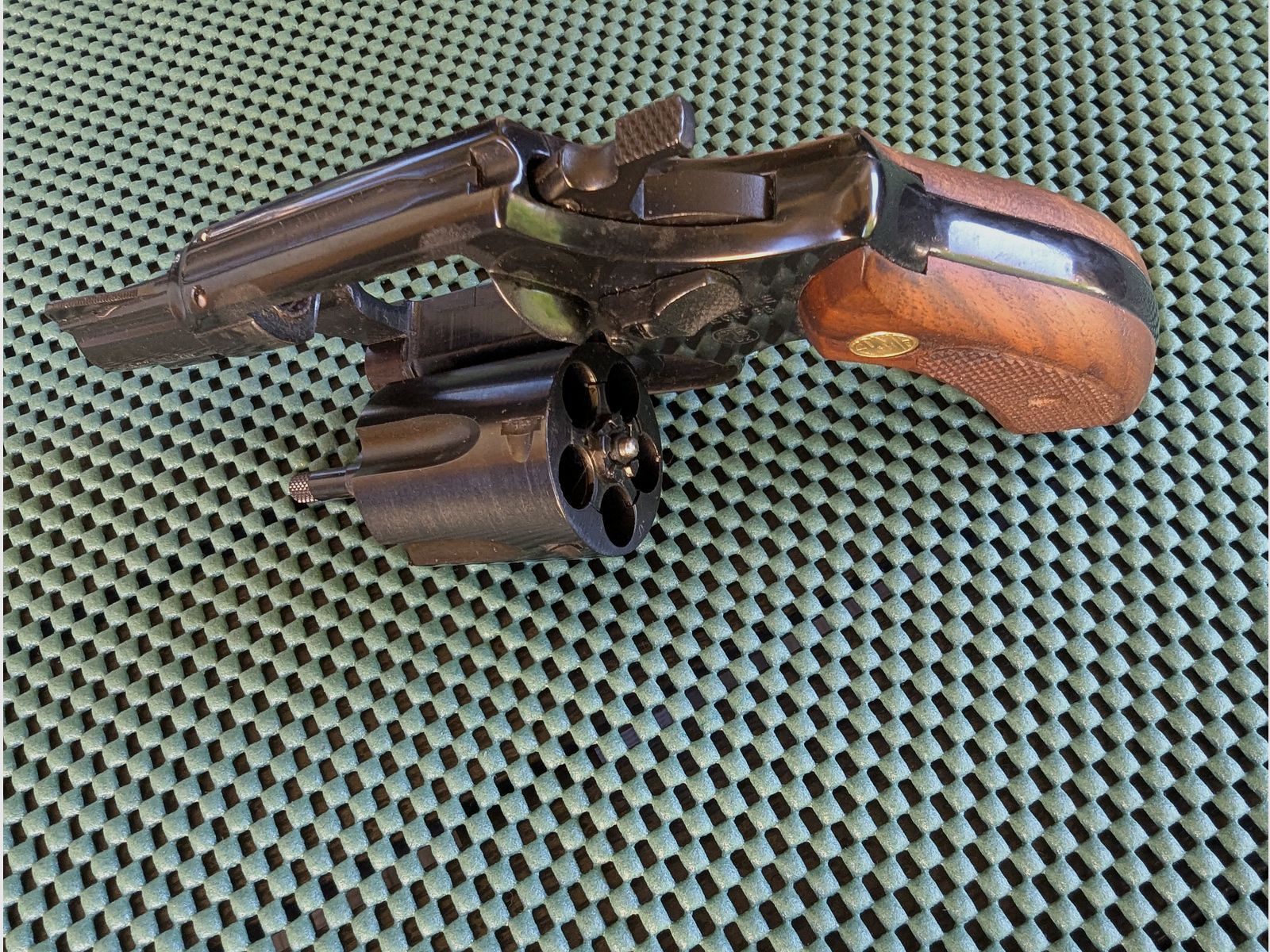 ERMA EGR 66 revolver 9mm gas and blank cartridges with original packaging