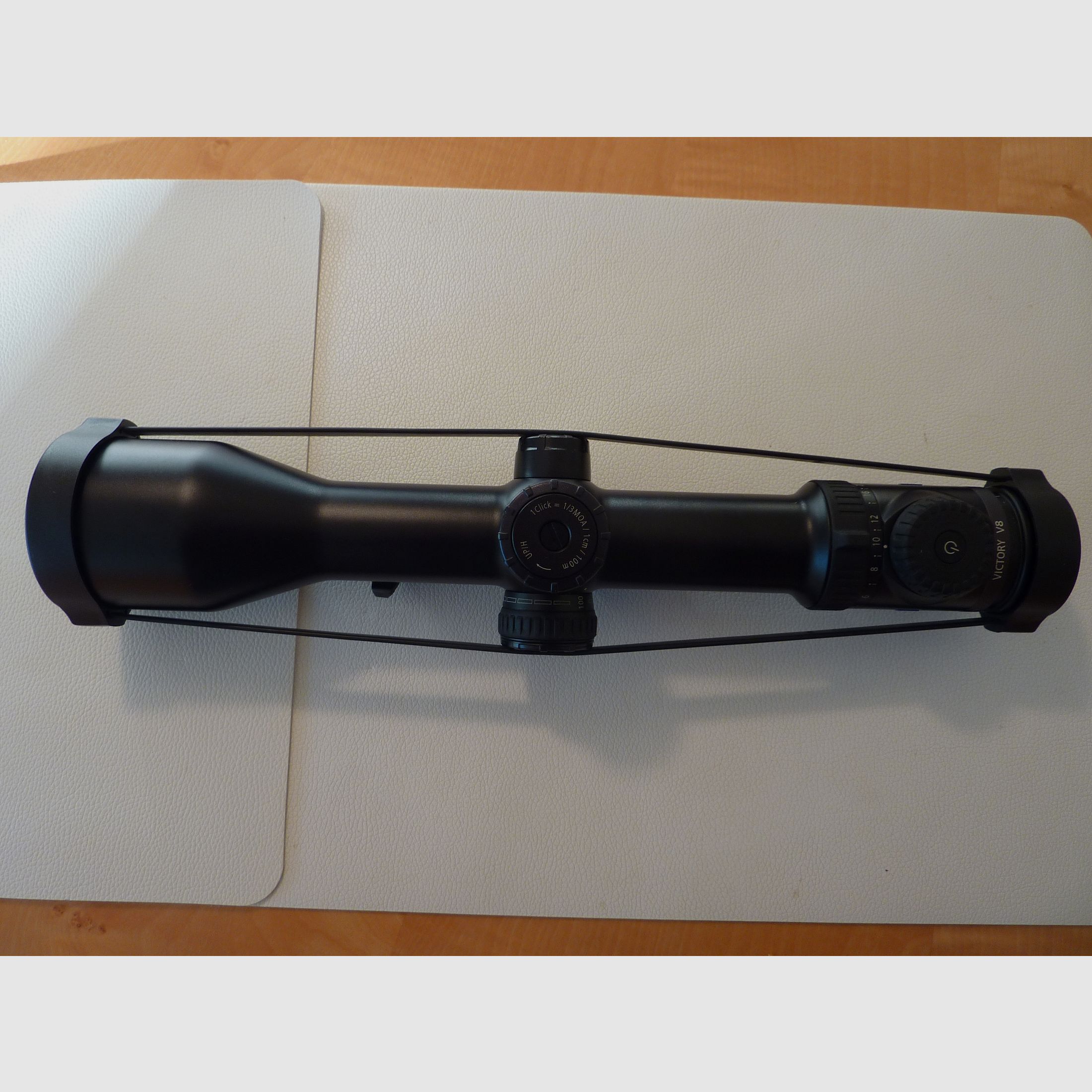 ZEISS VICTORY V8 telescopio 2.8-20x56 con ASV, reticolo illuminato 60 con montaggio a sella Blaser