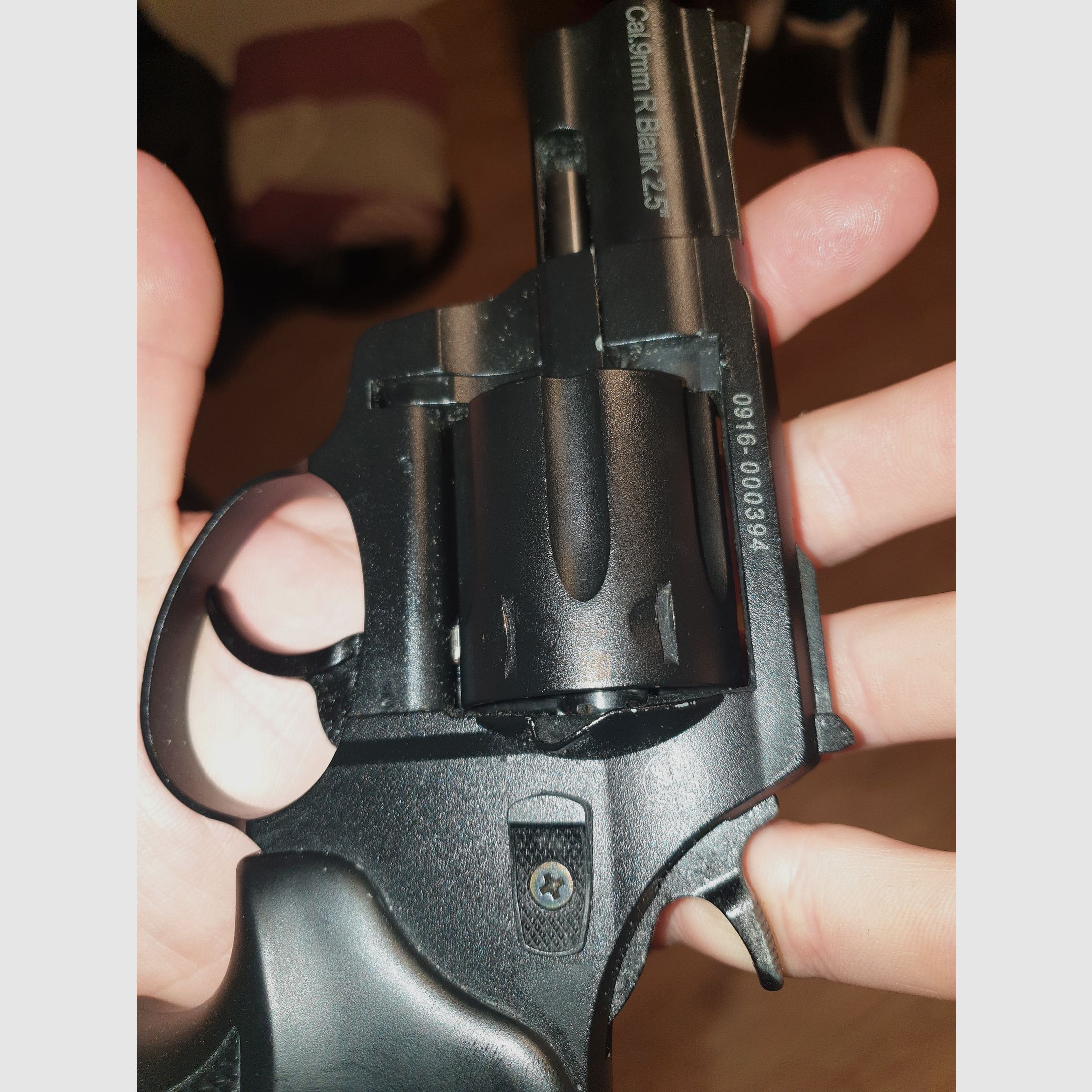 Zoraki R1 2,5 inch revolwer alarmowy - oksydowany 9mm pak, zdjęcie 4 z 6