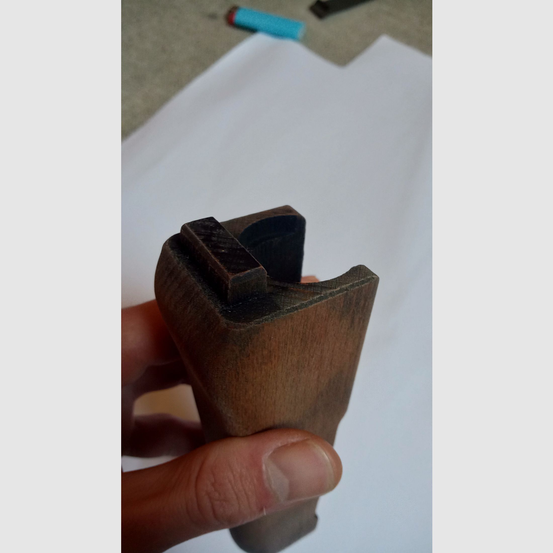 Unterer Handschutz aus Holz einer Mpi-KM  ost-deutsche AKM / AK47