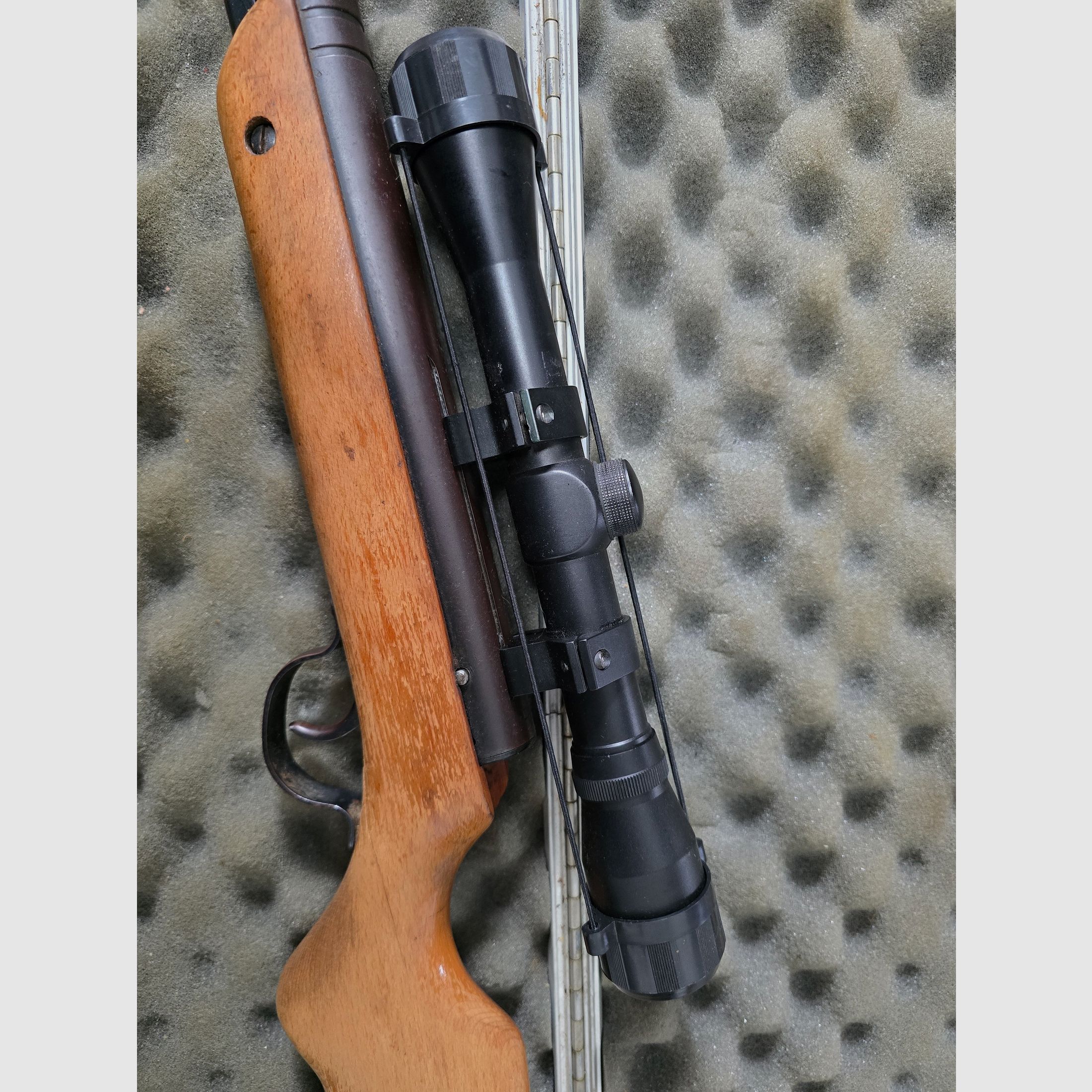 Air rifle 4.5 mm Diabolo – F-mark – Stock broken – Tinkerer