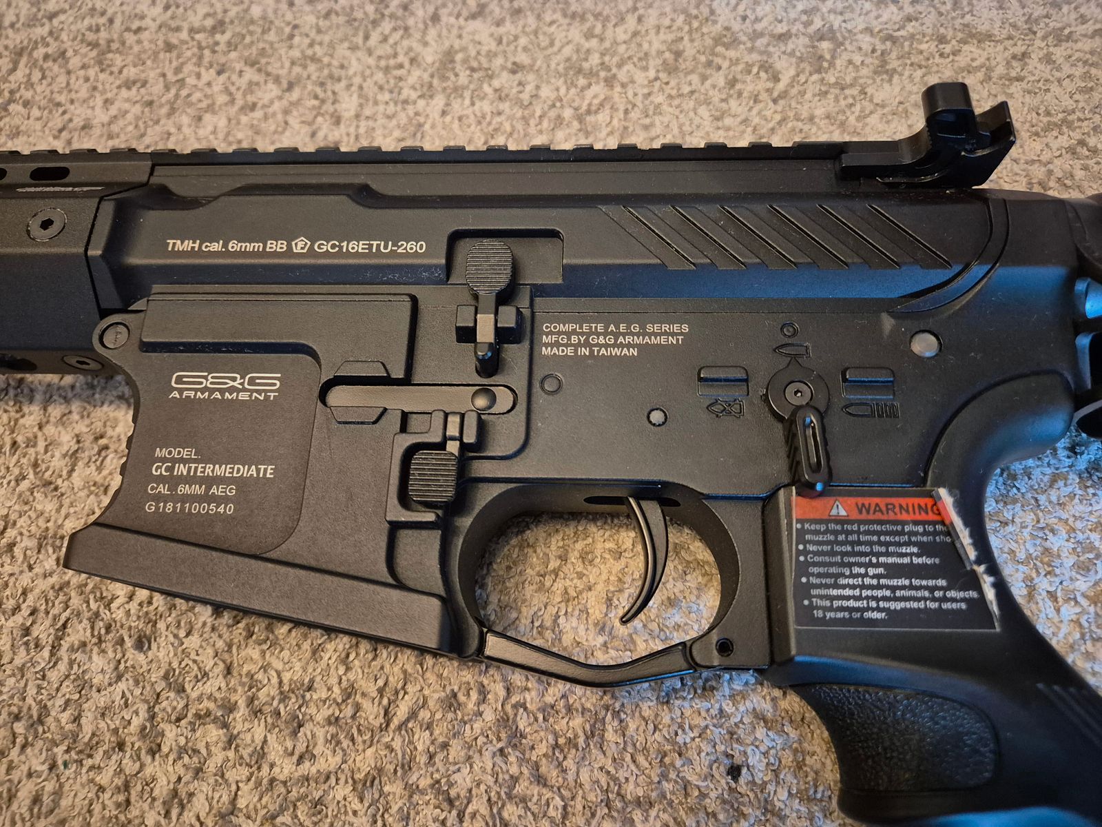 Airsoft Komplettpaket – GC16 E.T.U. S-AEG & Tokyo Marui im Koffer