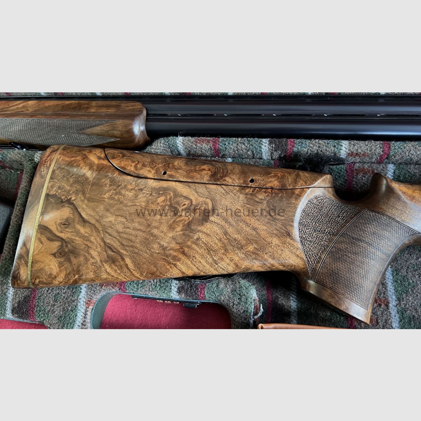 Perazzi	 MX8, Holzklasse 12