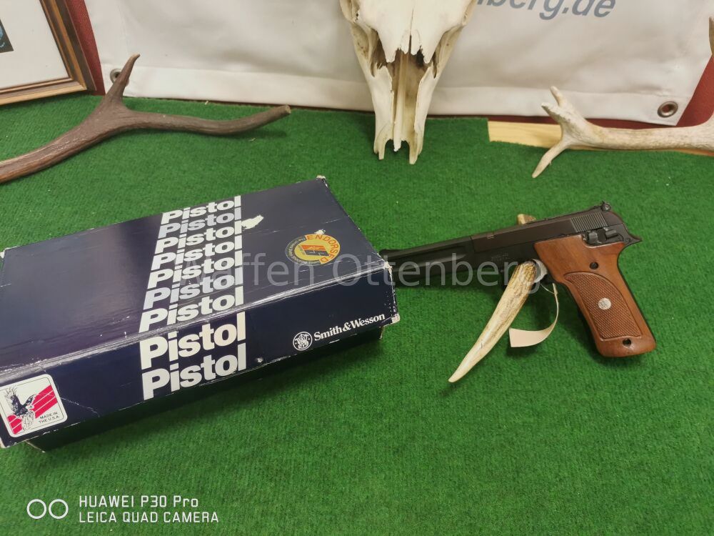 Smith & Wesson 422