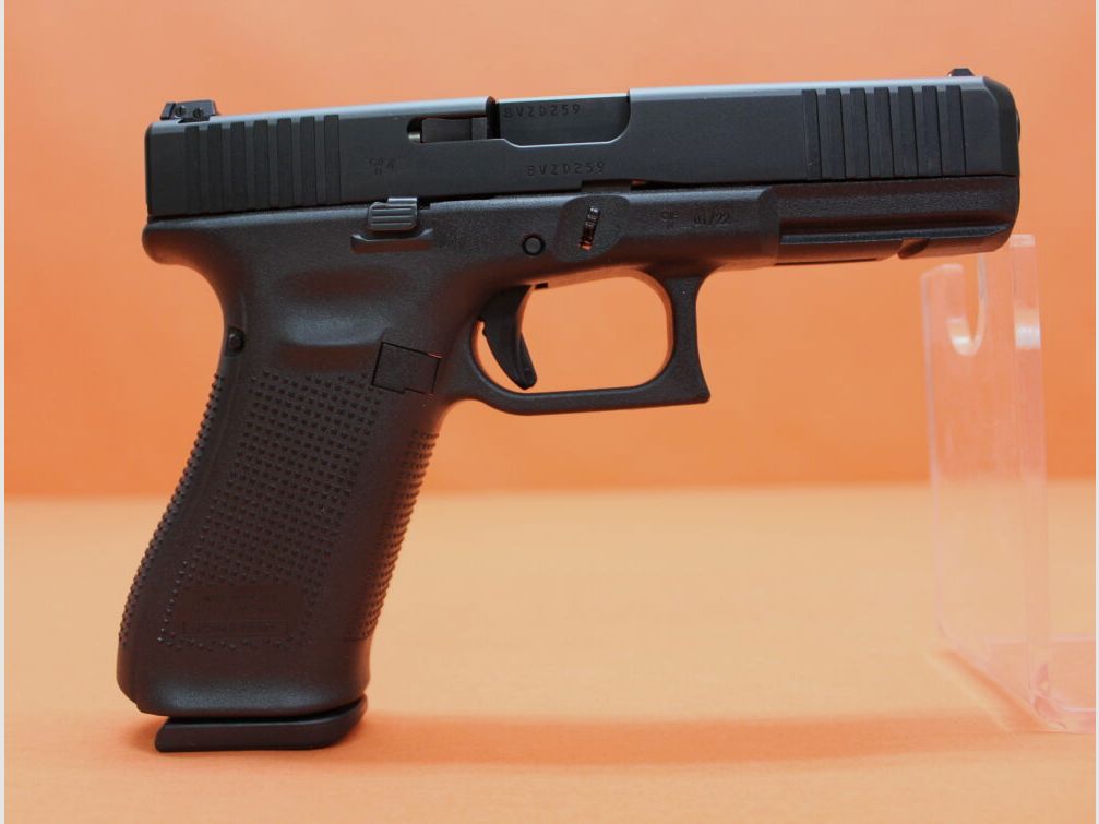 Glock Ha.Pistool 9mmLuger Glock17 Gen5 114mm loop/ Voorste serraties/ Reservetijdschrift (9mmPara/9x19)