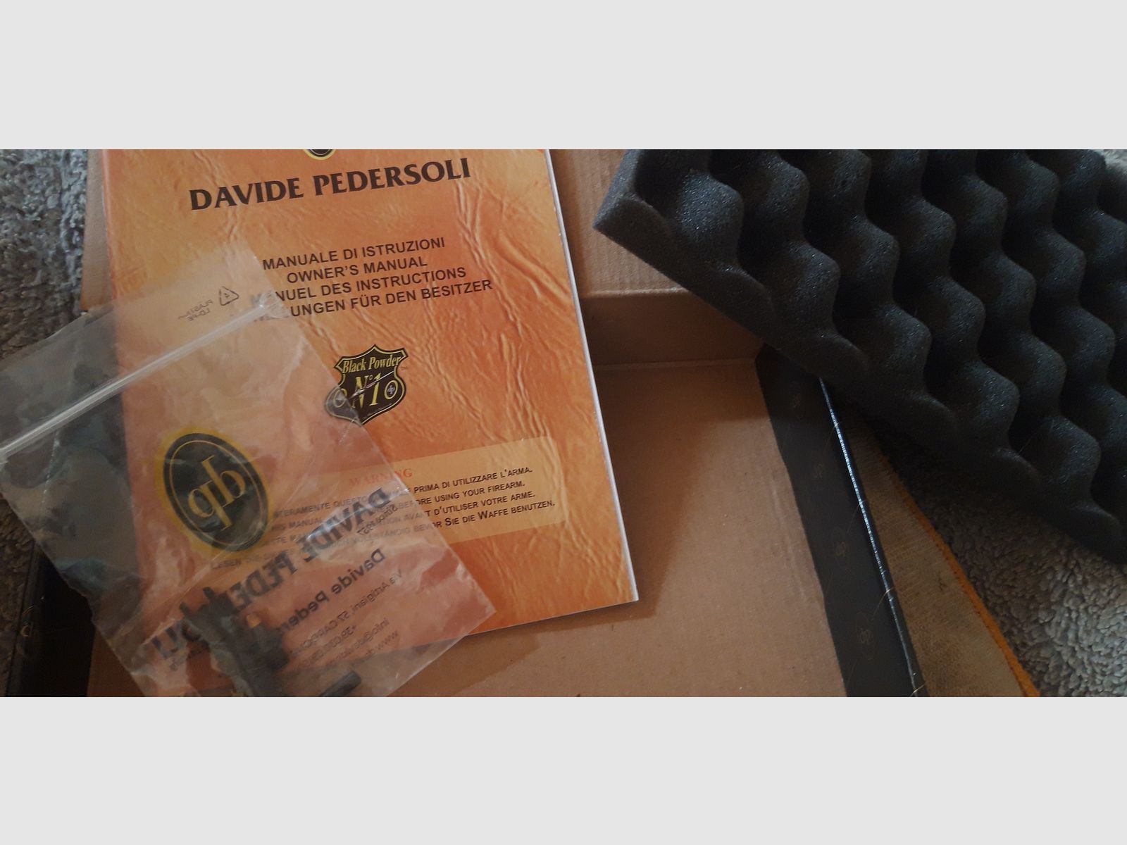 Pedersoli Liegi Derringer cal.44 mit Indoorpiston und viel Zubehör wie Neu