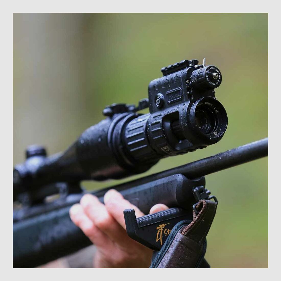 Dycon Dual-Use-Nachtsichtgerät DNVC-3 Black Mamba inkl. IR-LED Aufheller Predator 2