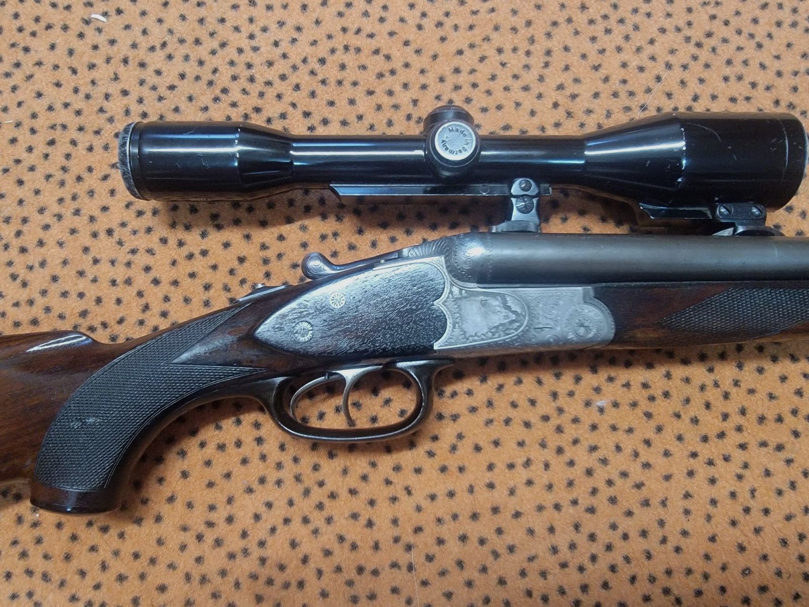 Sauer und Sohn Drilling Modell 3000 mit Handgravur 