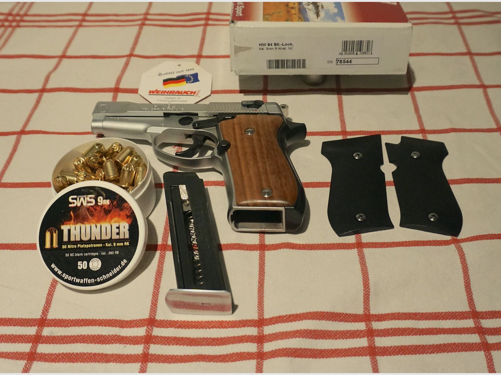 Weihrauch HW 94 Stainless-Look, Echtholzgriffschalen, Kaliber 9 mm R.K. incl. 50 Patronen