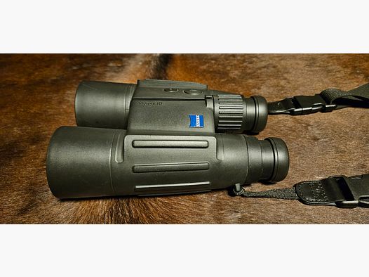 ZEISS Victory 10x56 T RF - Fernglas mit Entfernungsmesser - mit umfangreichem Zubehör