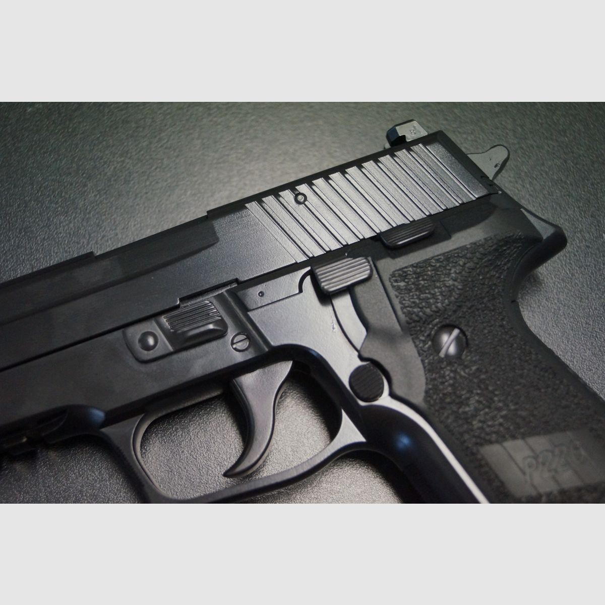 Sig Sauer P226, image 2 of 4