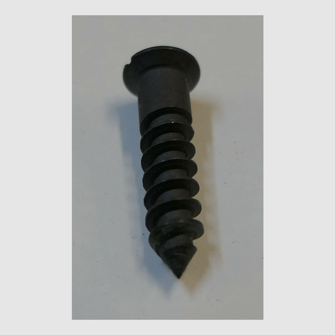 DDR VEB Devices & Tool Construction Wiesa original DDR NVA AK 47 screw for butt cap [69] unused, new for AK47, 7.62x39
