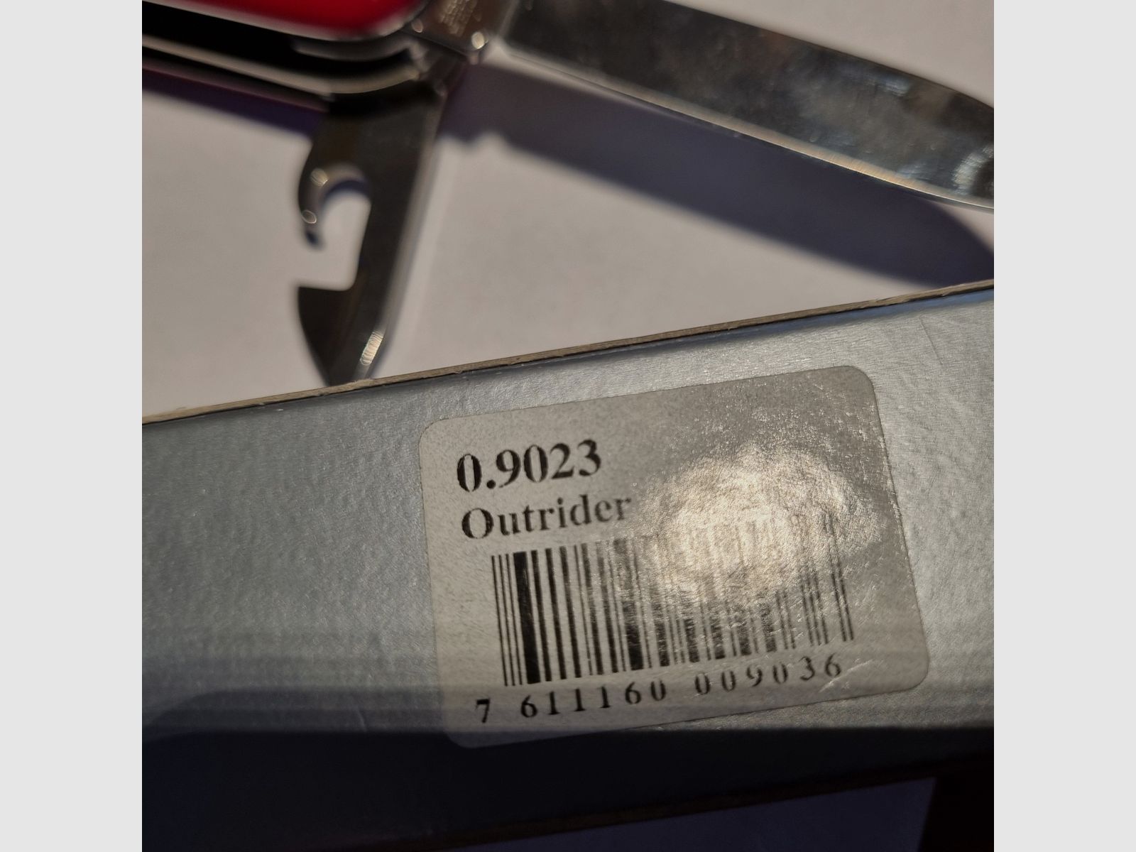 Victorinox- Multitools Outrider 0.9023 rot, Bild 2 von 2