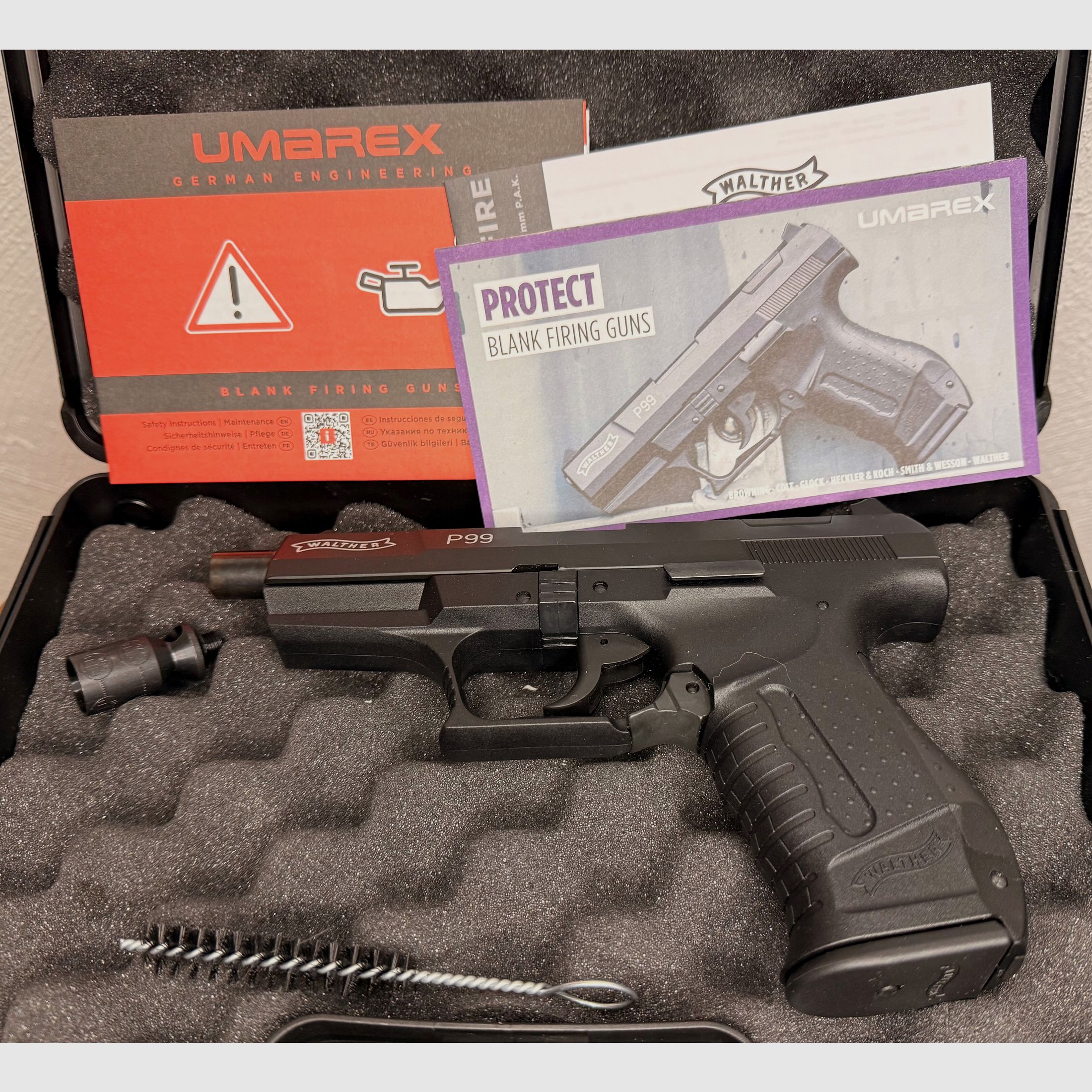 Walther P99 mit Mündungsgewindeschoner 9mm PAK