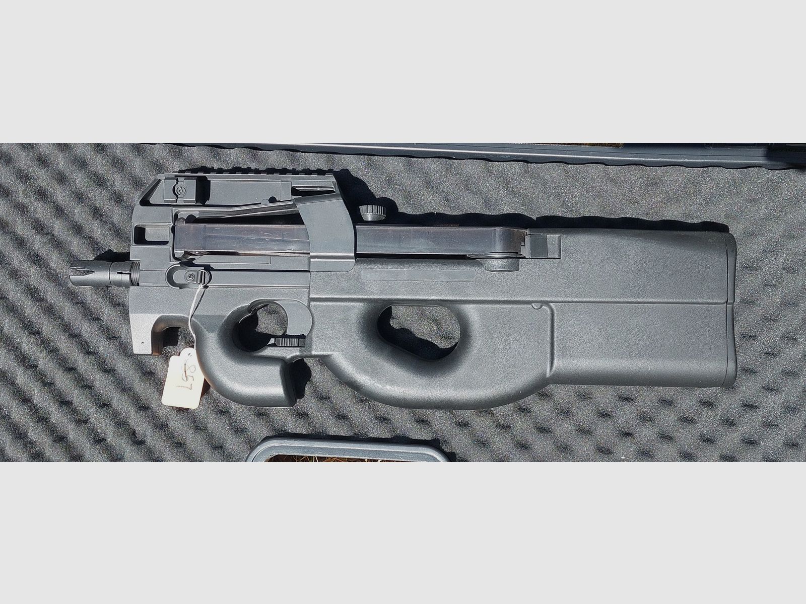 Deko Gewehr FN P90 