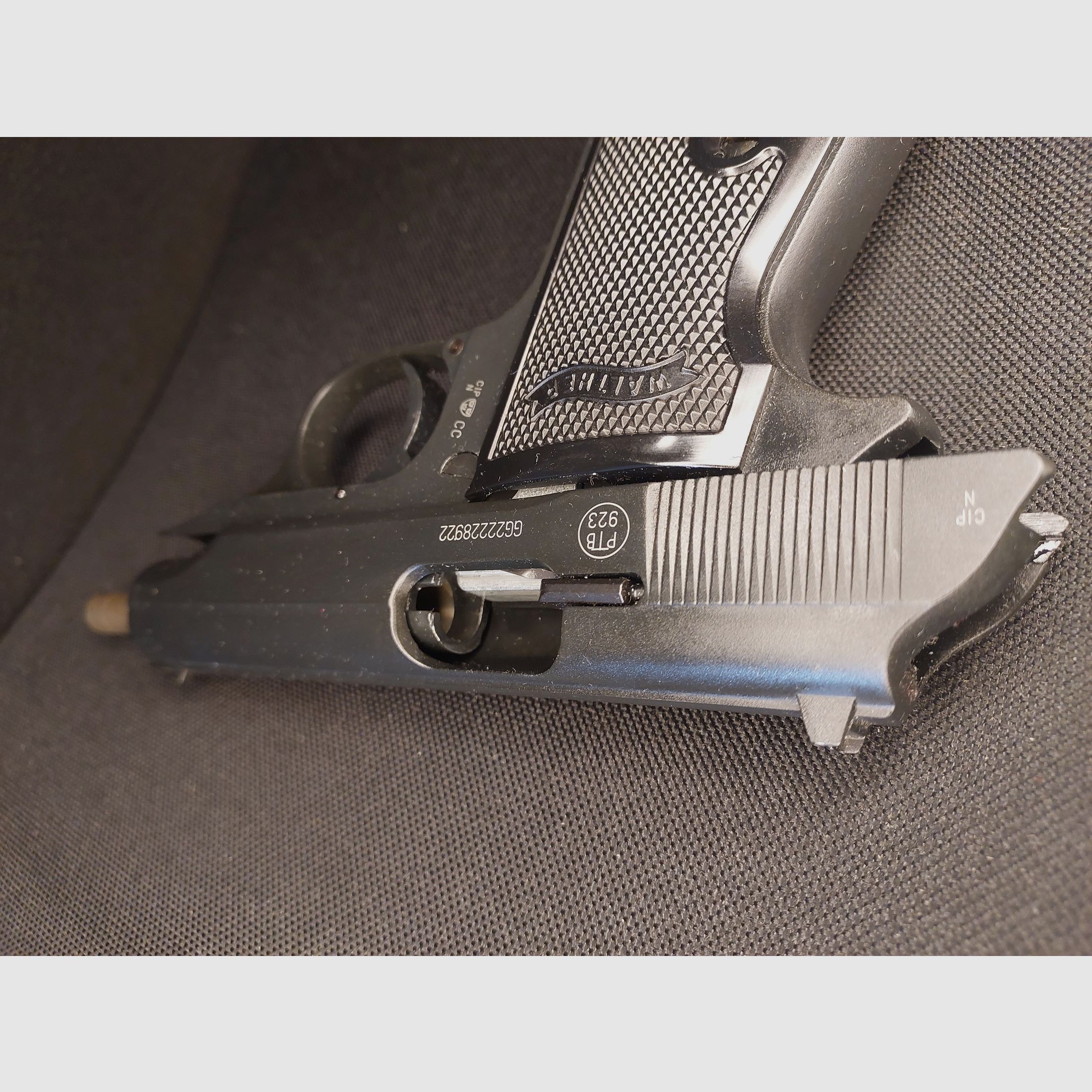 Walther PP Schreckschuss Pistole Kal. 9mm P.A.K. schwarz brüniert (PTB 923)