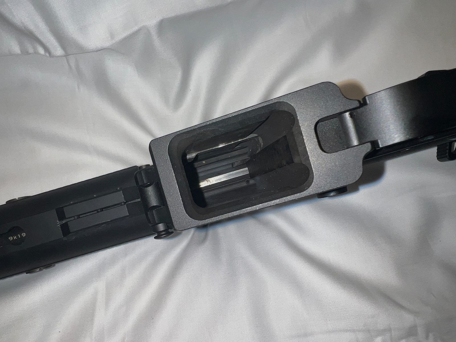 Schmeisser AR15-9L 9 mm Luger + 10 magazynków – karabin samopowtarzalny kat. B – broń dziedziczona sprzedaż prywatna Vorarlberg, zdjęcie 4 z 7