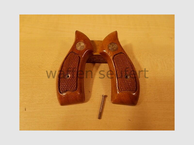 Smith & Wesson M36 Chief Spezial Round butt Holz-Griffschale